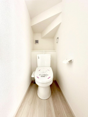 �g�C�� �g�C����1�K��2�K���ꂼ��ɔz�u����Ă��ĂƂĂ��֗��ł��B 