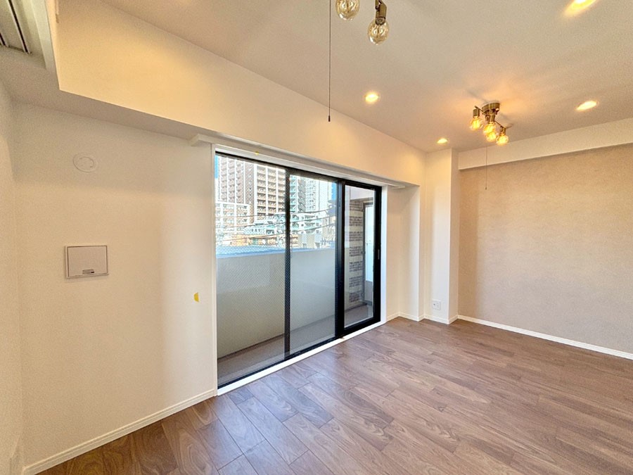 ���r���O ���Ƒ��̓��₩�Șb�����ŕ�܂�閾�邢���r���O