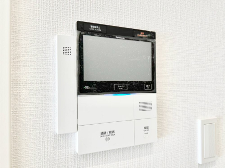 ���̑����� TV���j�^�[�t�C���^�[�t�H�����t���Ă��ăZ�L�����e�B�[��  