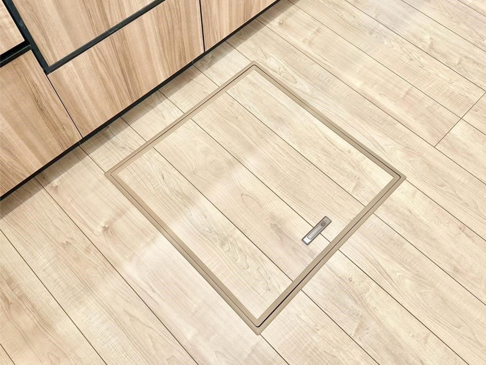 ���̑����� �������[�t���I���p�i�E���p�i�̎��[�ɂ��劈��B