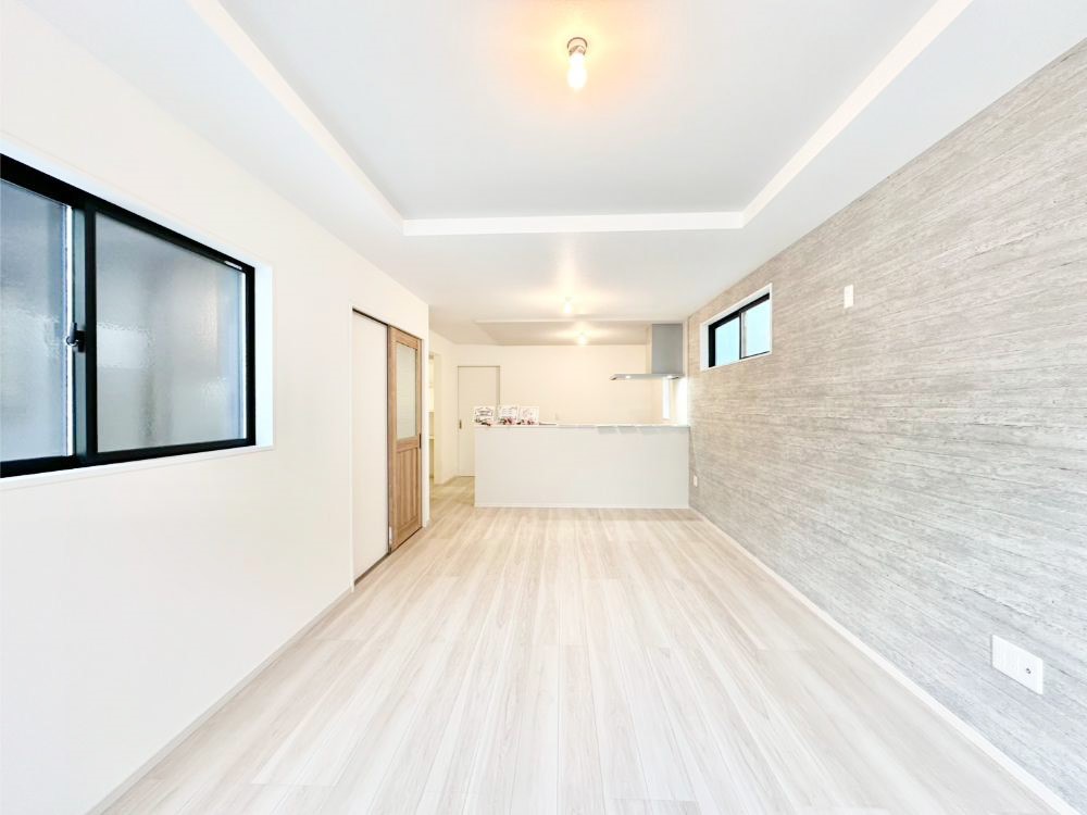 ���r���O ���Ƒ��̓��₩�Șb�����ŕ�܂�閾�邢���r���O 