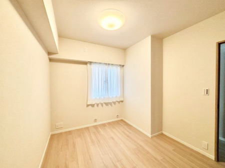 ���̑����� �i�`�������ȃt���[�����O�͂ǂ�ȃC���e���A�ɂ��}�b�`�B  �@