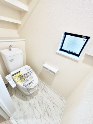 �g�C�� �E�H�V�����b�g�g�C�������S�̂Q�����t���I���̃o�^�o�^������S�ł��B