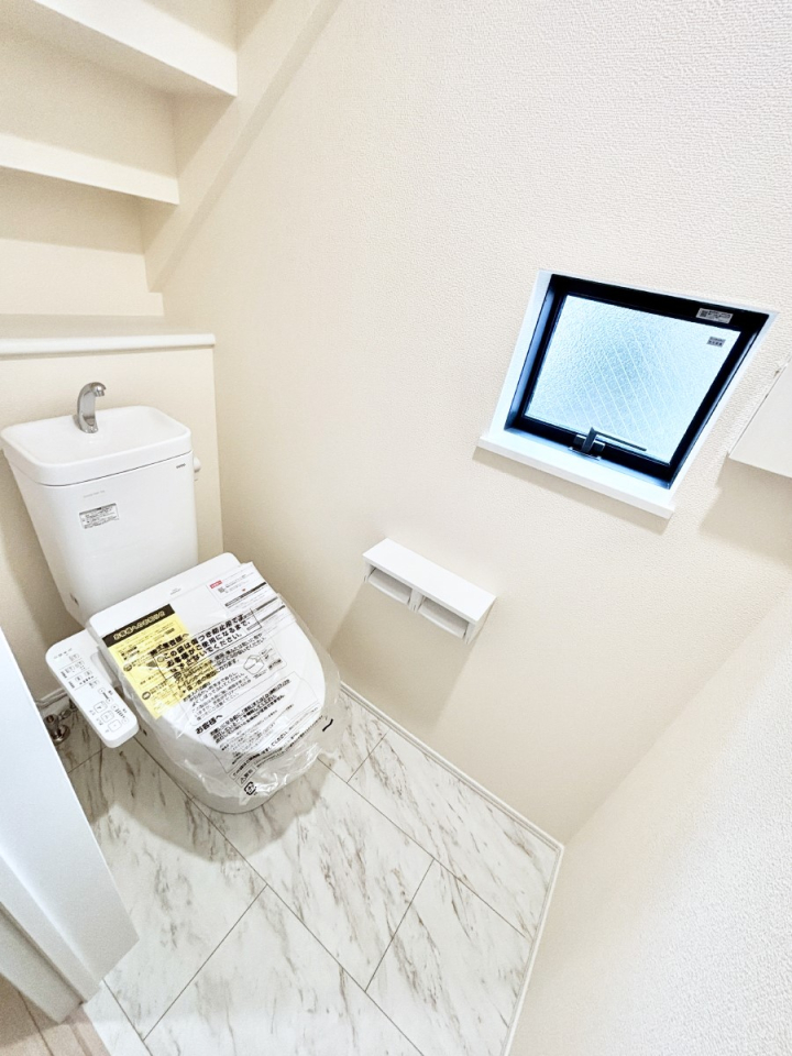 �g�C�� �E�H�V�����b�g�g�C�������S�̂Q�����t���I���̃o�^�o�^������S�ł��B