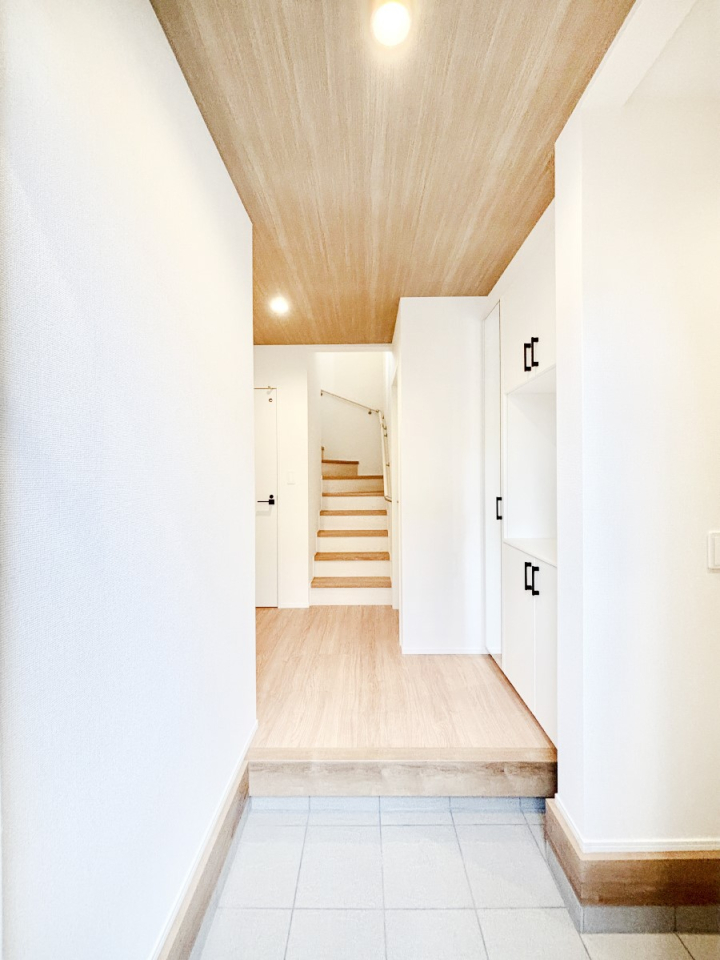  U炩肪ȌւXbĽ֎[t