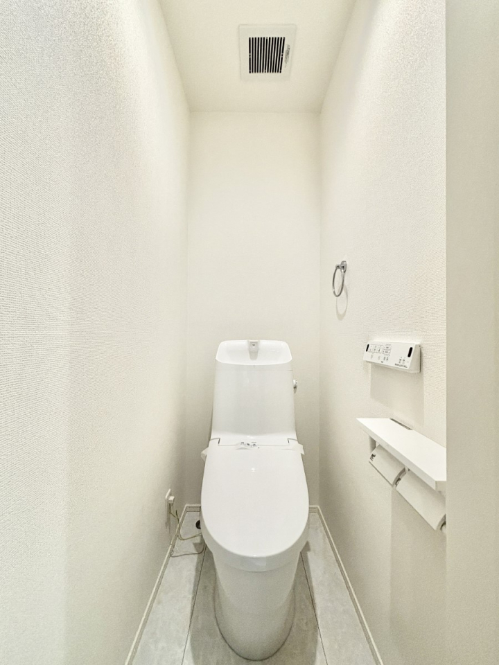 gC gC1K3KꂼɔzuĂĂƂĂ֗łB 