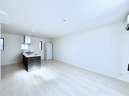 rO Ƒ̓₩Șbŕ܂閾邢rO