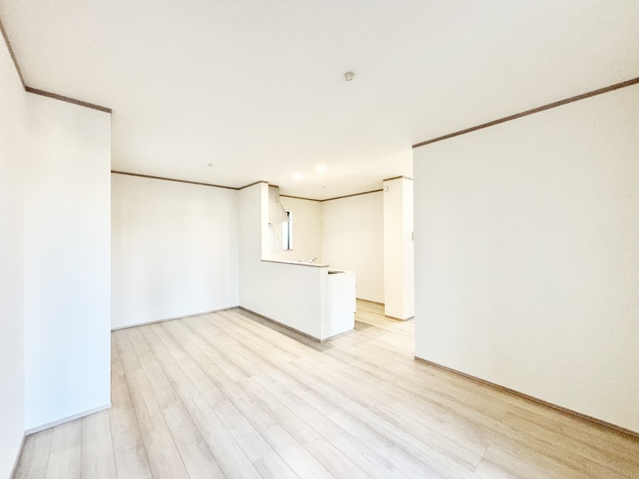 ���r���O ���Ƒ��̓��₩�Șb�����ŕ�܂�閾�邢���r���O