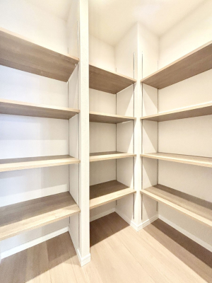 ���̑����� �L�b�`���ɂ̓p���g���[�I�H�ނ̃X�g�b�N�͂������A���p�i�̎��[�Ȃǎg�����͂��낢��I