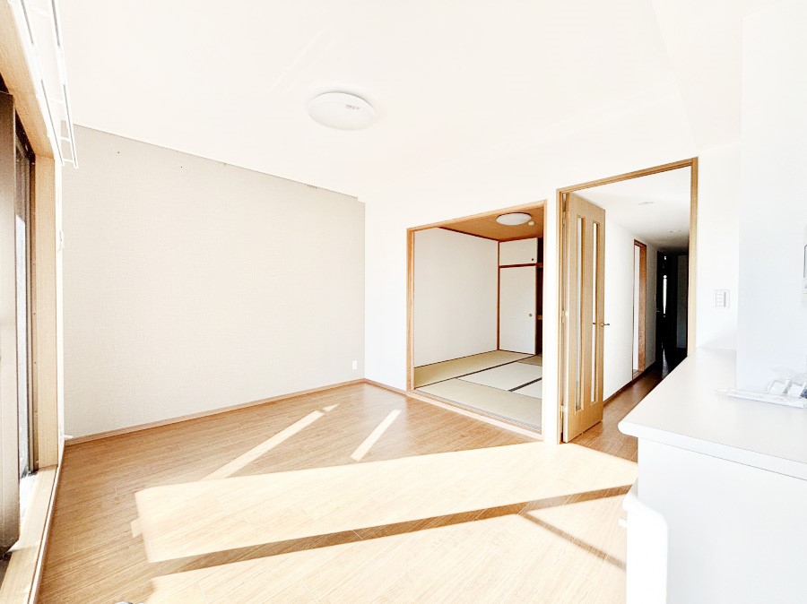 ���r���O ���₩�ȗz���܂�ɕ�܂��A���S�n�̗ǂ����r���O�ŉƑ��c���I