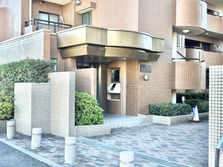 �G���g�����X �Z���҂◈�K�҂��C�����悭���o�}���I�������������͋C�̃G���g�����X�B