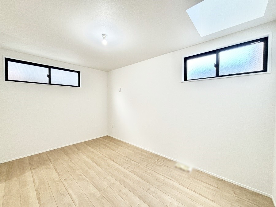 �q������ �q�ǂ������ɂ҂�����̖��邢��ԁB