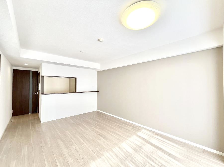 rO Ƒ̓₩Șbŕ܂閾邢rO  