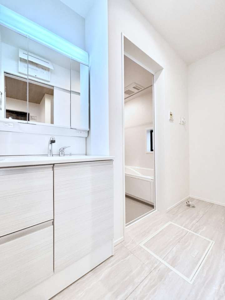 ̑ ̂KԂłB̐gxxCǂg܂B 