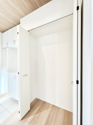 ���[ 1�K�z�[���̑�^���[