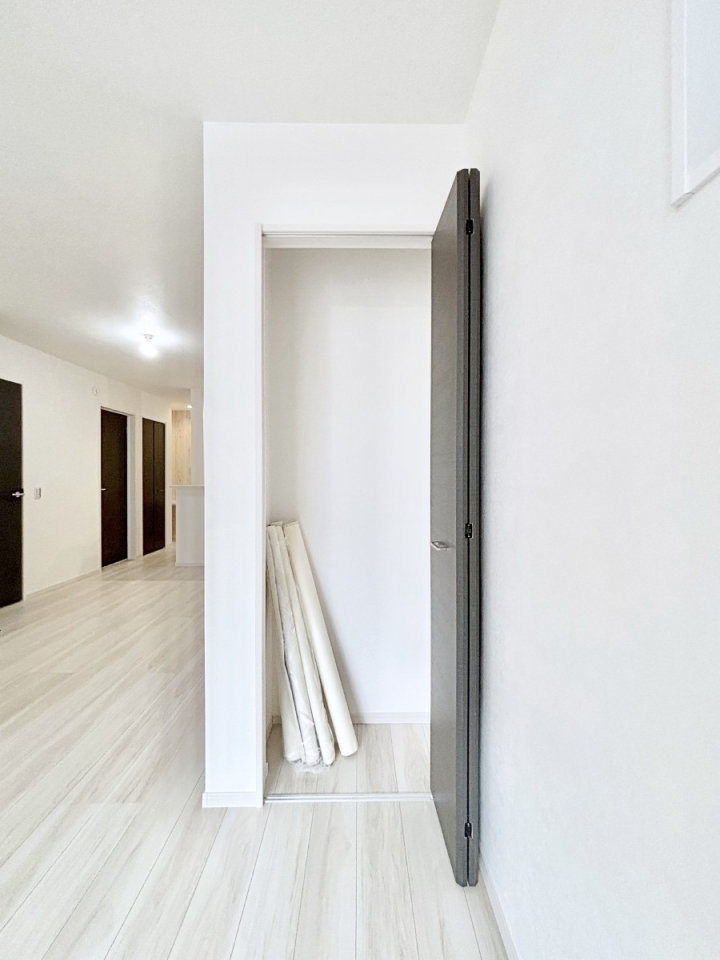 ���̑����� ���r���O���[�B�����Ɏ��[������ƕ����W�܂�LDK���X�b�L���Еt�������ł��ˁB  