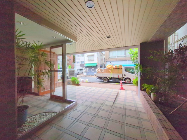 �G���g�����X -