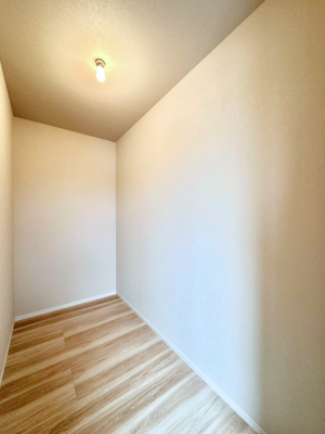 ̑ EH[NCN[[bgtŐԂLpł܂B