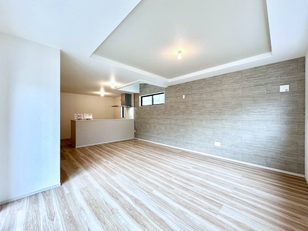 rO Ƒ̓₩Șbŕ܂閾邢rO