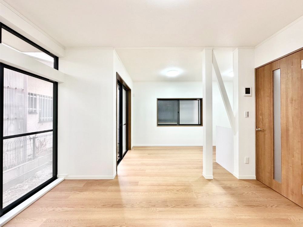 ���r���O �Z�ޕ��̌��������o�����A�C���e���A���l����̂��y���݂ȃ��r���O�ł��I �@