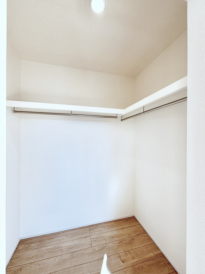 ���̑� �ߗނ��n���K�[�Ɋ|�����܂܎��[�ł���WIC�B�ߗނ̐������ڂ����₷���ĕ֗��ł��I