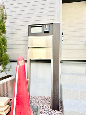 ���̑� �\�D�E�C���^�[�z���E�|�X�g���ЂƂɏW��B�G���g�����X�ɂȂ��ރV���v���f�U�C���B