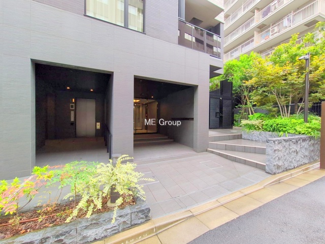 �G���g�����X -