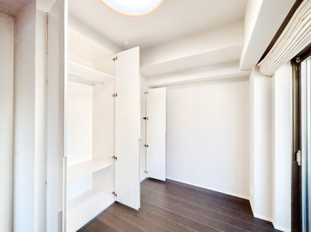 �q������ ���q���܂̂������Ƃ��Ă��I�ߗނ̐������ڂɕ֗��ȃN���[�[�b�g�t���̗m���B