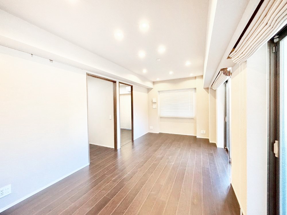 ���r���O ���Ƒ��̓��₩�Șb�����ŕ�܂�閾�邢���r���O  