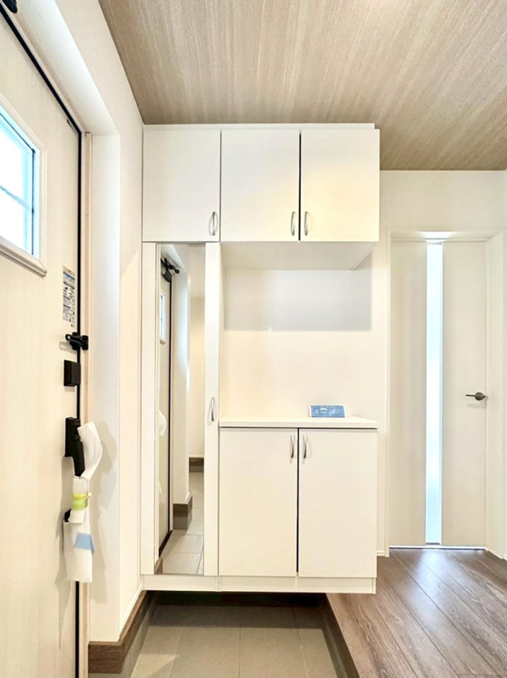 ���̑����� �����Ղ���[�ł���V���[�Y�{�b�N�X�ŉƑ��S���̌C���A���ւ�������B  