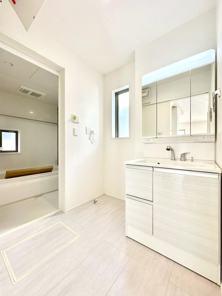 ���ʑ�E���ʏ� ���邢���ʏ��͖����̐g�x�x���y�����ł����Ⴂ�����ł��B