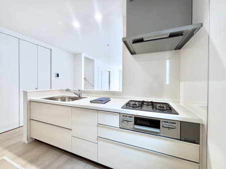 �L�b�`�� �������������I�ɁA�y�����I�V�X�e���L�b�`��