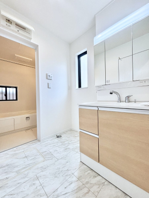 ���̑� �L�X�Ƃ�Ƃ�̂��郉���h���[�X�y�[�X�B  