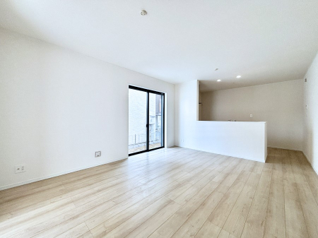 ���r���O �Z�ޕ��̌��������o�����A�C���e���A���l����̂��y���݂ȃ��r���O�ł��I   