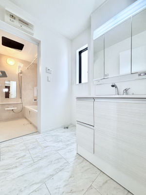 ���̑� �L�X�Ƃ�Ƃ�̂��郉���h���[�X�y�[�X�B  