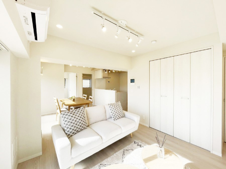 rO Ƒ̓₩Șbŕ܂閾邢rO