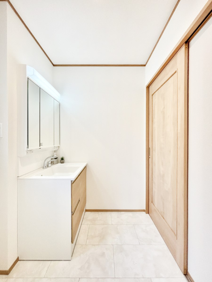 ̑ Ƃ̐ʃXy[XŒ̐gxxNN