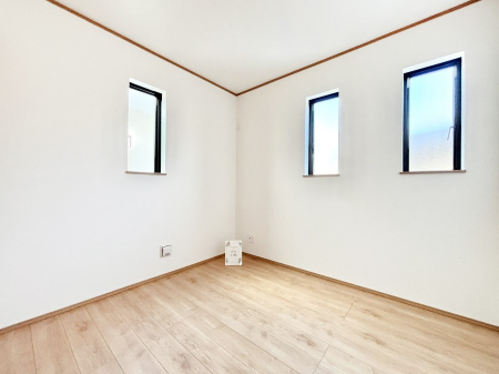 q Qʍ̌ŋC悭R̂łql̂ɂsb^