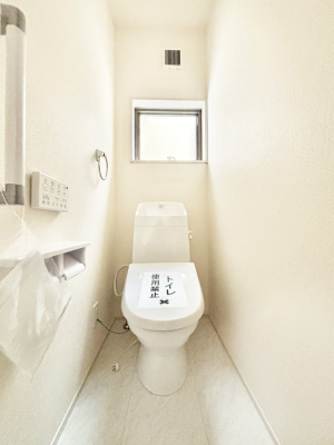 �g�C�� �g�C����1�K��2�K���ꂼ��ɔz�u����Ă��ĂƂĂ��֗��ł��B 