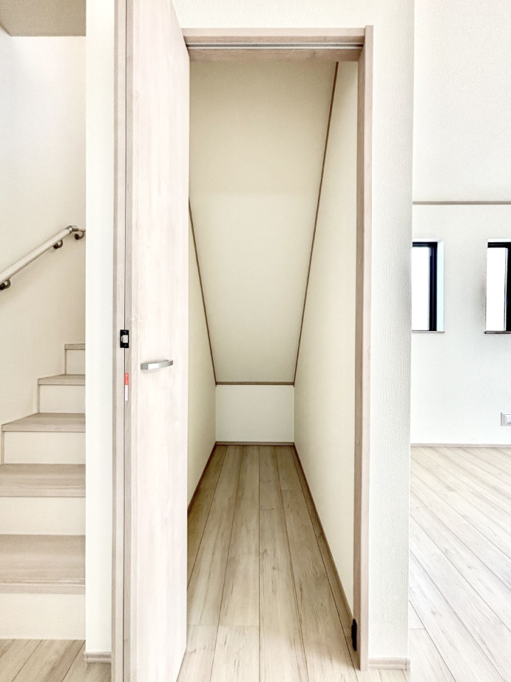 ̑ rO[BɎ[ƕW܂LDKXbLЕtłˁB  