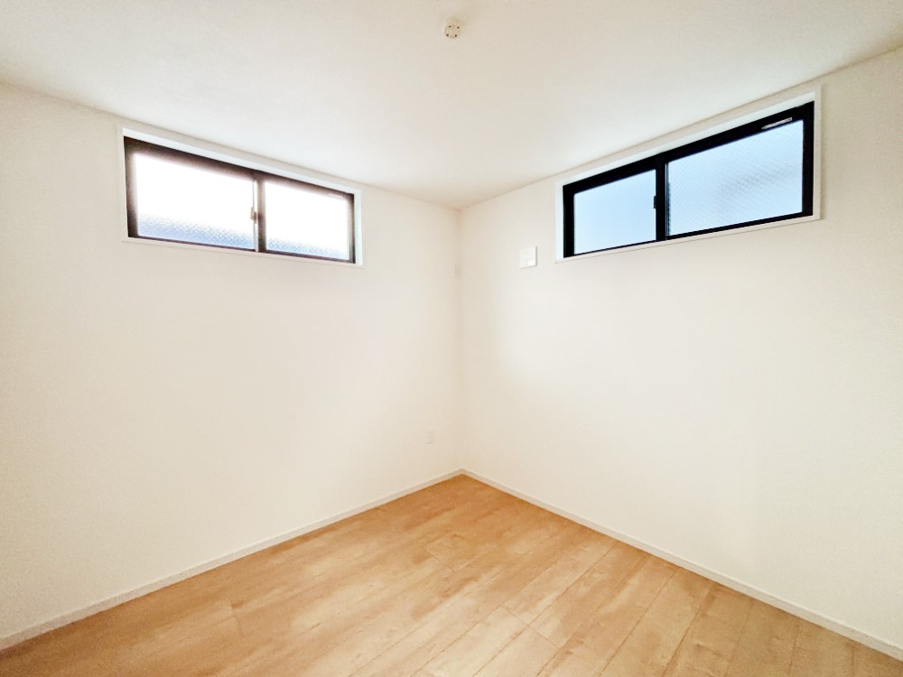 ���̑� 1�K�̔[�˂͎��[�͂������A�����Ƃ��Ă����p�ł��܂��B