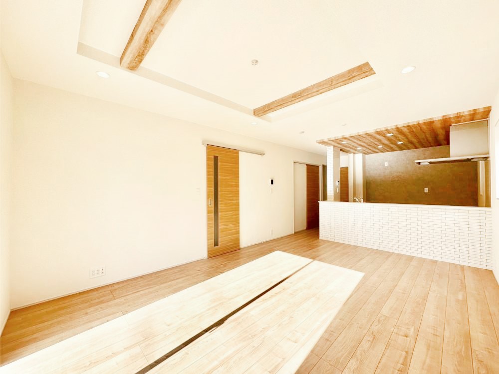 ���r���O �i�`�������e�C�X�g�̗D�����_�炩���F�g���̃t���[�����O���f�G�ȃ��r���O�ł��ˁB