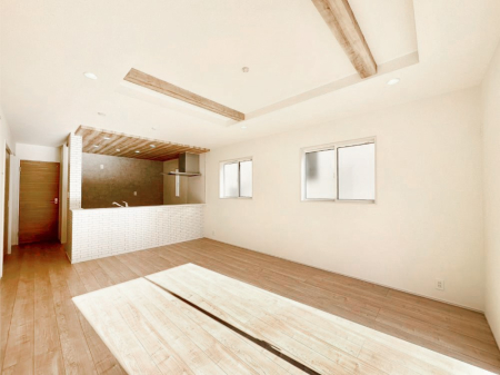 ���̑����� �Ƒ��̏Ί炪���R�Ɛ��܂�Ă���A����ȕ��͋C�̃_�C�j���O�Ɏd�オ���Ă��܂�