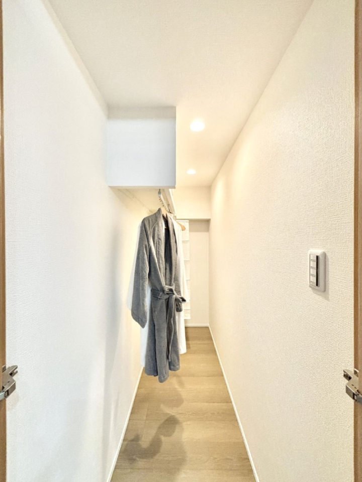 ̑ rO[BɎ[ƕW܂LDKXbLЕtłˁB  