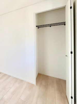 ���[ �m���̃N���[�[�b�g�B���s��������̂Ō���̈ߗނ�����������܂�܂��B�@