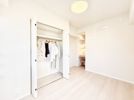 �q������ ���q���܂̂������Ƃ��Ă��I�ߗނ̐������ڂɕ֗��ȃN���[�[�b�g�t���̗m���B