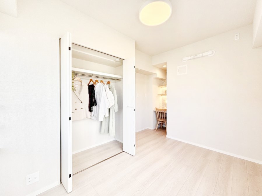 �q������ ���q���܂̂������Ƃ��Ă��I�ߗނ̐������ڂɕ֗��ȃN���[�[�b�g�t���̗m���B