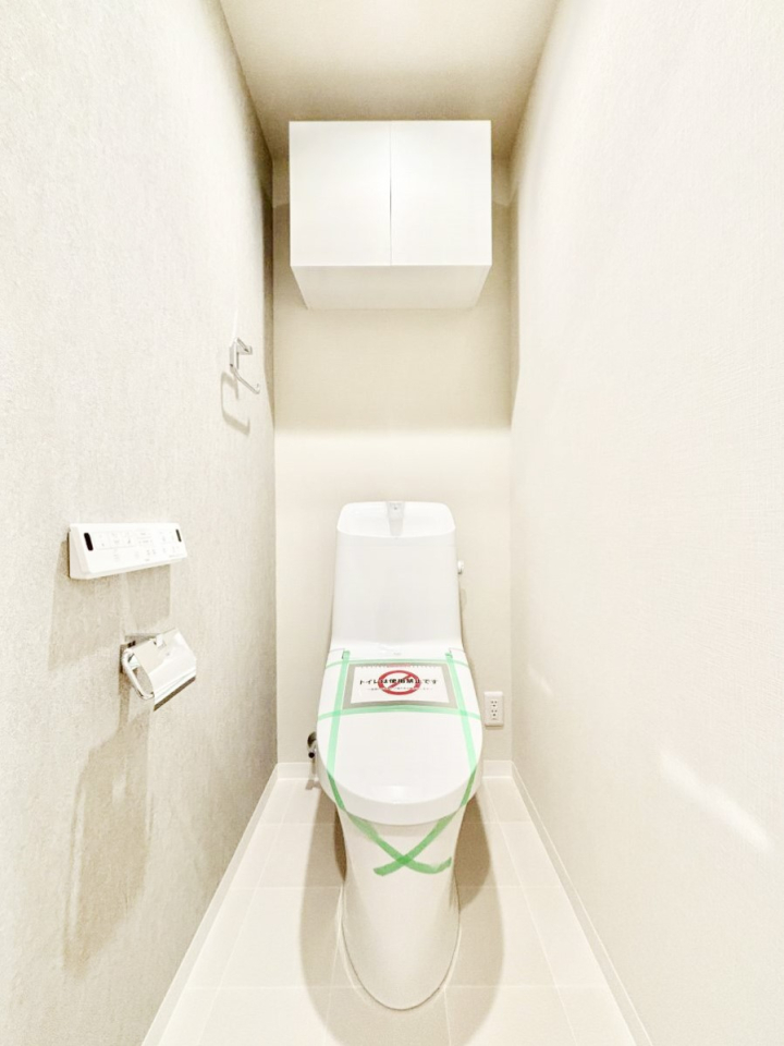 �g�C�� �g�C���͐������̂��锒����Ƃ��������������ԂɁI