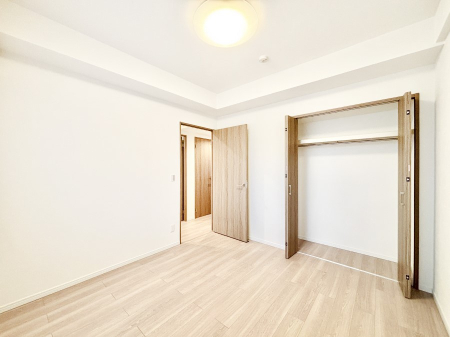 ���̑����� �i�`�������ȃt���[�����O�͂ǂ�ȃC���e���A�ɂ��}�b�`�B