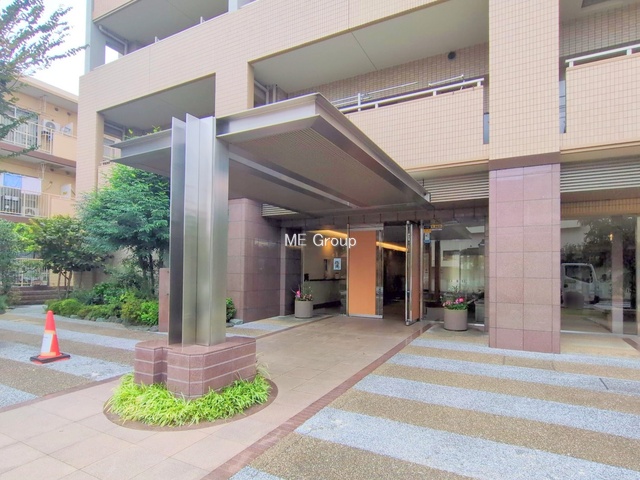 �G���g�����X -